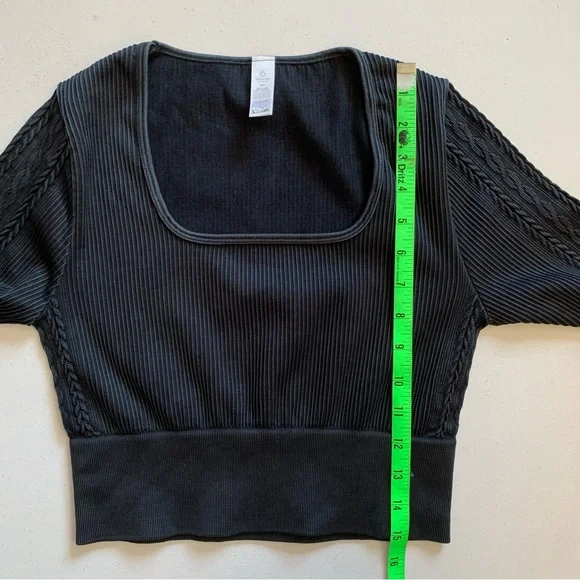 Aerie Offline Black Seamless Cable Cropped Square Neck Long Sleeve Top NWT - Picture 11 of 12